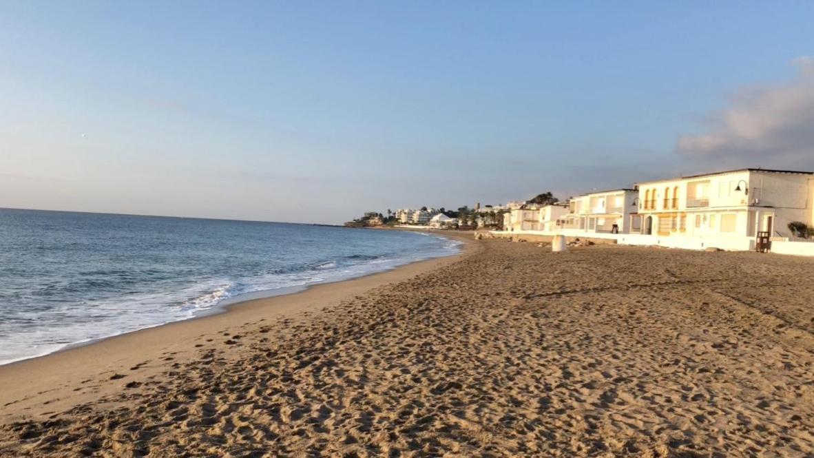 La Cala Beach Home - Beachfront Few Steps Away From Sandy Beach Ла-Кала-де-Михас Экстерьер фото