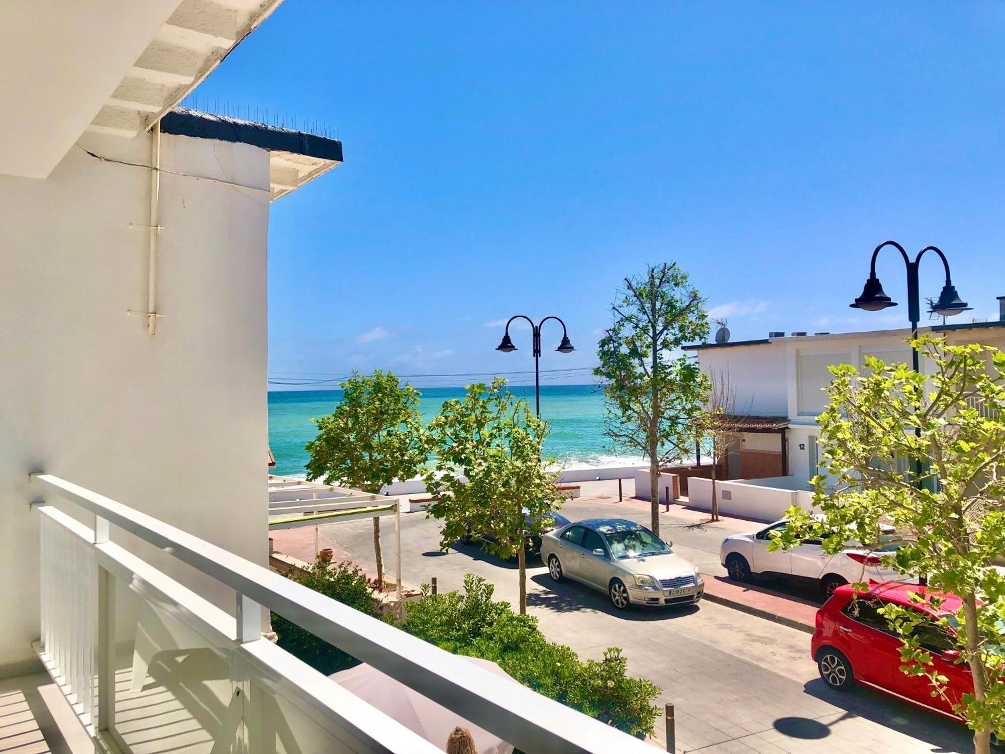 La Cala Beach Home - Beachfront Few Steps Away From Sandy Beach Ла-Кала-де-Михас Экстерьер фото