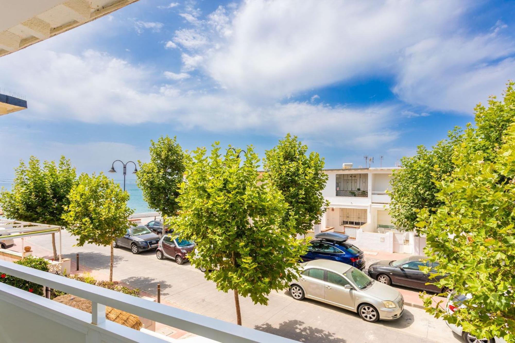 La Cala Beach Home - Beachfront Few Steps Away From Sandy Beach Ла-Кала-де-Михас Экстерьер фото